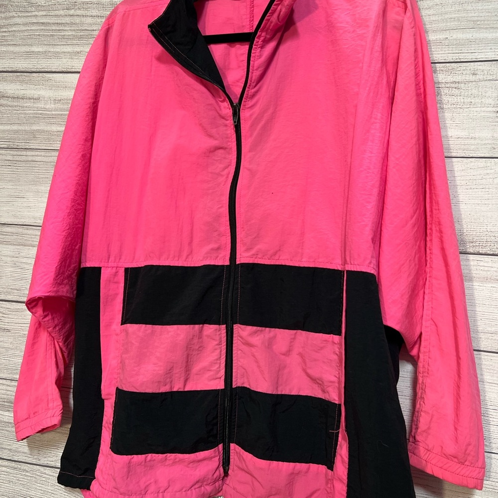 Women’s vintage retro windbreaker